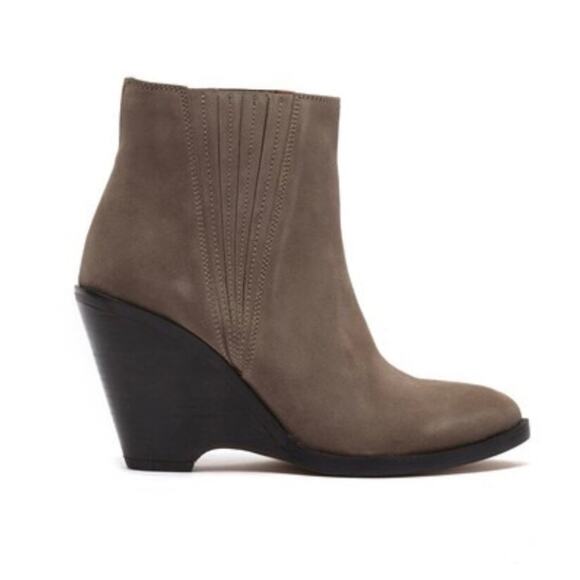 Seychelles Collection Park Suede Booties  NEW - Picture 2 of 10
